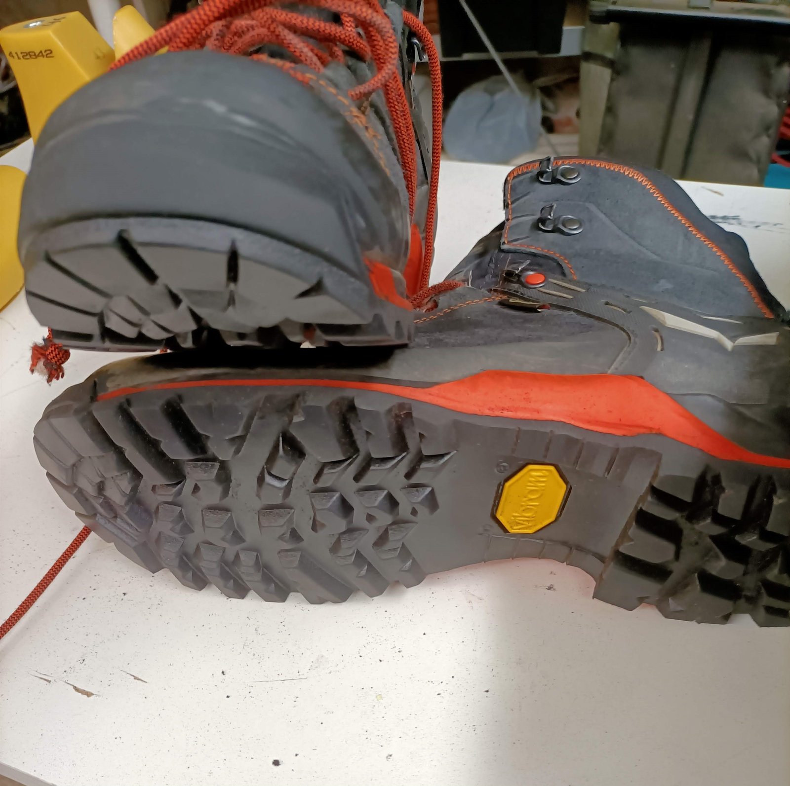 Wanderschuh frisch besohlt – Detailansicht Vibram